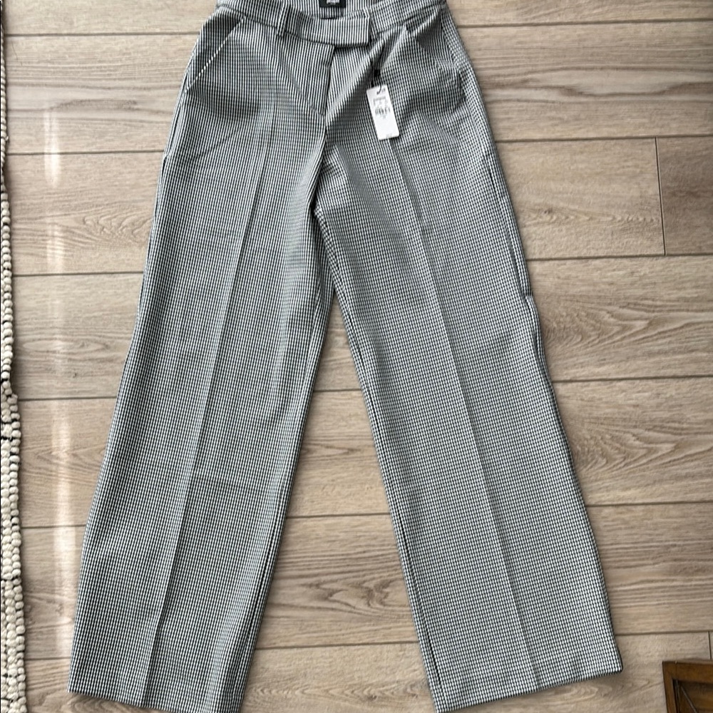 Gray Houndstooth Wide-Leg Pants